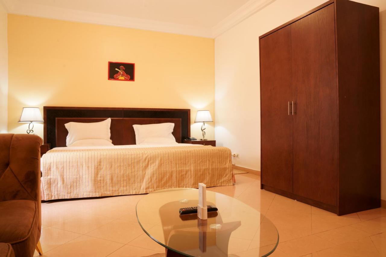 Le Feto Hotel ดาการ์ ภายนอก รูปภาพ